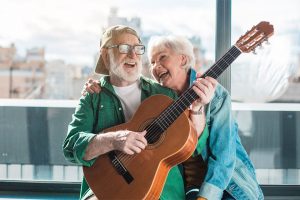 مزایای موسیقی درمانی برای سالمندان
