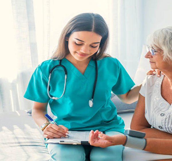 خدمات پرستاری در منزل