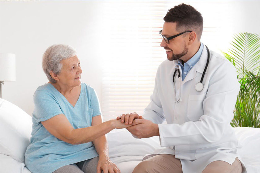 ویزیت پزشک در منزل