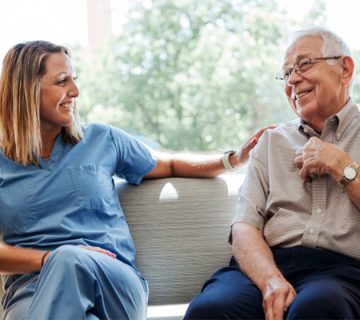 پرستار شبانه روزی در منزل