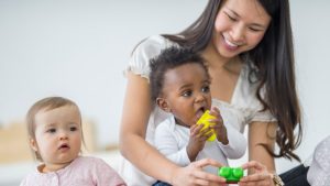 استخدام مراقب کودک/ طلوع طب