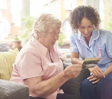 مراقب سالمند در منزل تهران - طلوع طب