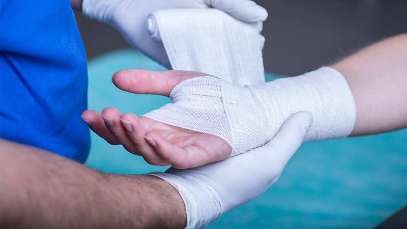 پانسمان زخم در منزل