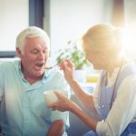 درمان اختلال بلع در سالمندان