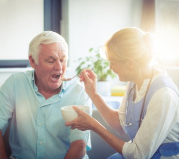 درمان اختلال بلع در سالمندان